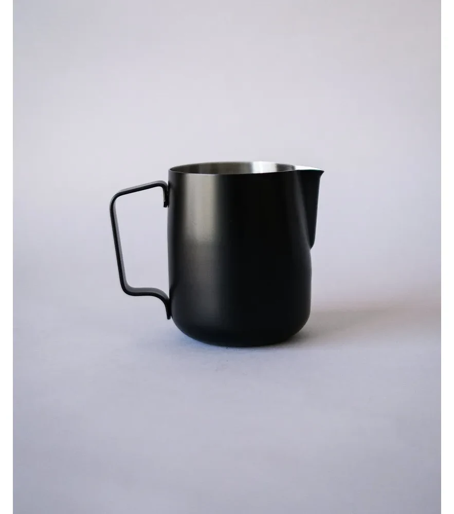 600cc / 20oz WPM Free Pour Latte Art Competition Pitcher in Matte Black